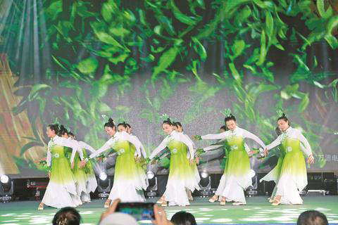 万源市乡村文化振兴魅力竞演点燃夏夜激情